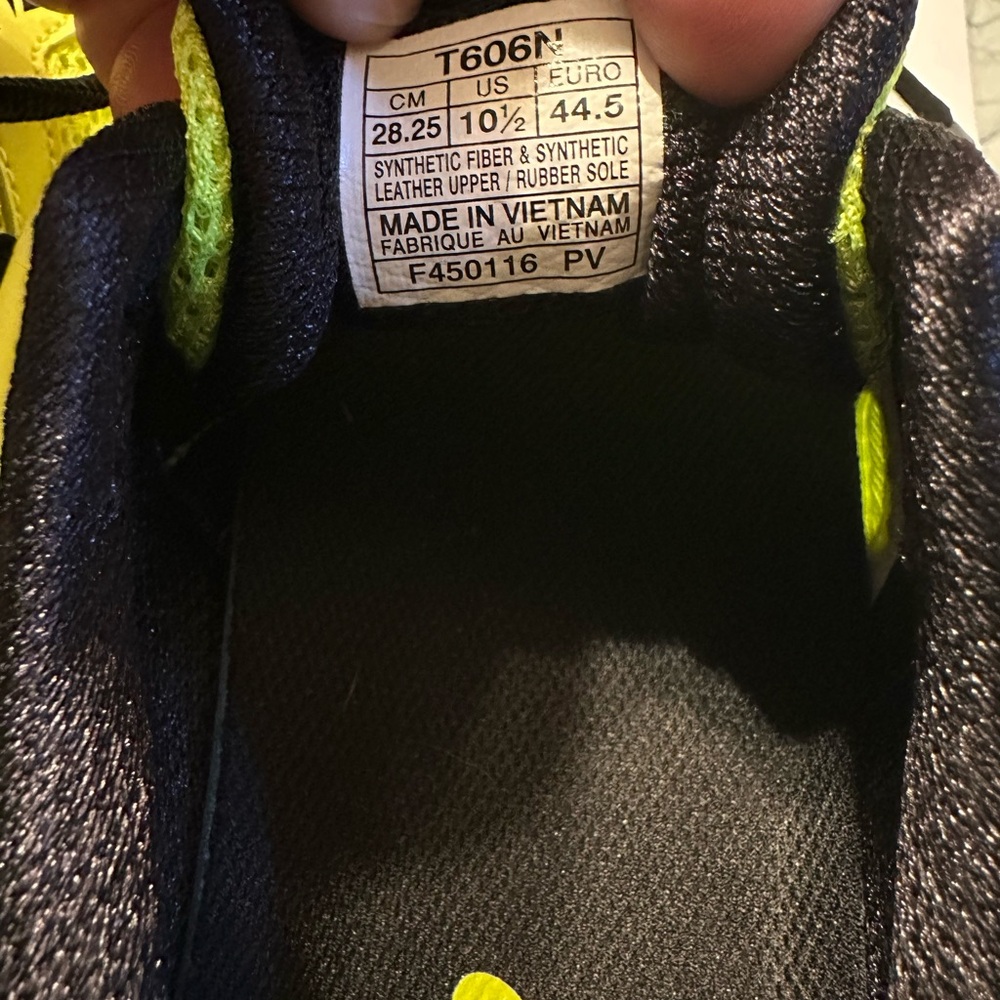 Final Price Drop Asics GT-2000 Fluorescent Yellow Running Shoes - Picture 4 of 13